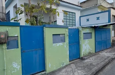 Linda casa e muito bem construída  no bairro vilar carioca