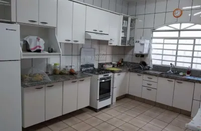 Casa com 3 quartos à venda no jardim patrícia, uberlândia  por r$ 800.000