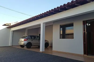 Casa com 3 quartos à venda na cidade jardim, uberlândia  por r$ 890.000