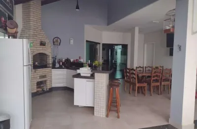 Casa com 5 quartos à venda no umuarama, uberlândia  por r$ 1.100.000