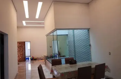 Casa com 4 quartos à venda no jardim das palmeiras, uberlândia  por r$ 665.000