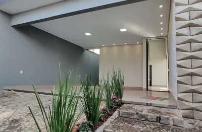 Casa com 3 quartos à venda no minas gerais, uberlândia  por r$ 700.000