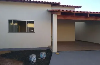 Casa com 3 quartos à venda no jardim holanda, uberlândia  por r$ 550.000