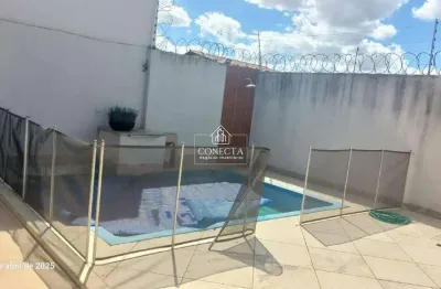 Casa à venda - 250m² - 3 quartos - santa mônica - uberlândia/mg