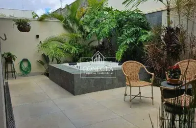 Casa terrea a venda no condomínio varanda sul, com 200mts de area construída em terreno de 360mts. sala pe direito duplo. 3 quartos, 2 suítes.