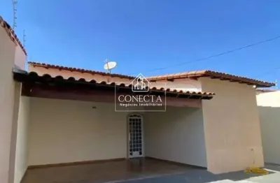 Casa no santa mônica muito bem localizada, próxima ao parque do sabia com115 m² de área construída , dispondo de 3 quartos sendo 01 suite