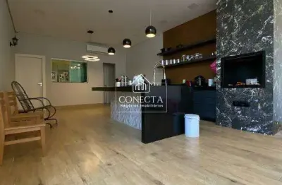 Casa de alto padrão na zona sul, área construída: 300m², 3 quartos, sendo 1 suíte máster com closet e banheira, 2 semi-suítes