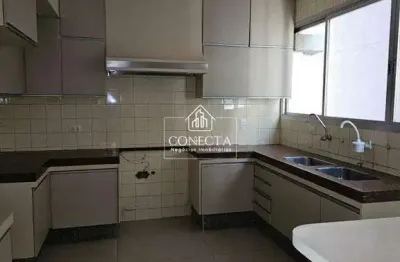 Apartamento no bairro fundinho, muito bem localizado, com 215 m² de área privativa, apenas um apto por andar, 3 quartos sendo 01 suíte