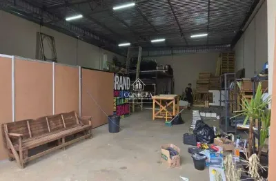 Galpão comercial/industrial à venda em uberlândia (locado) – 216 m² interno, 300 m² externo, 2 vagas