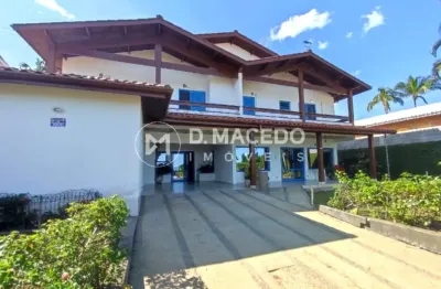 Casa em condomínio fechado com 8 quartos para alugar na avenida copacabana, praia da lagoinha, ubatuba por r$ 2.800 por dia