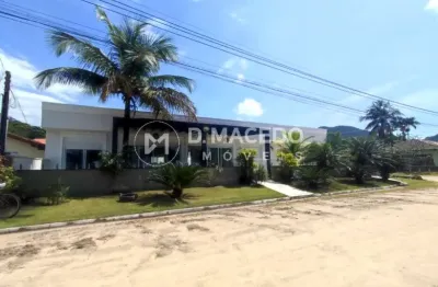 Casa com 3 quartos para alugar na avenida copacabana, 734, praia da lagoinha, ubatuba por r$ 2.800 por dia