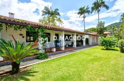 Casa para venda em Condominio Lagoinha de 726.00m² com 6 Quartos, 4 Suites e 4 Garagens