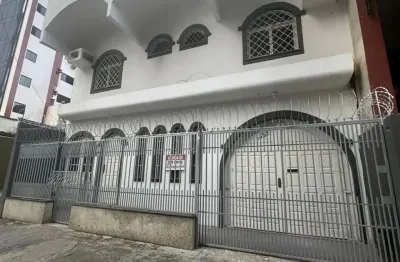 Alugo casa comercial na wandenkolk com 2 pavimentos