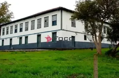 Mp fazenda histórica de 1832 / mobiliada ( porteira fechada ) / escriturada / a 03 km do centro da cidade de piquete.