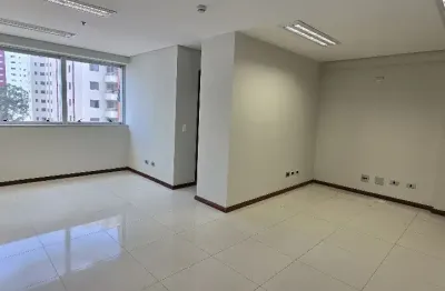Sala comercial com 37m² de área útil para locação no jardim aquarius