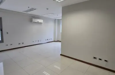 Sala comercial com 37m² de área útil para locação no jardim aquarius