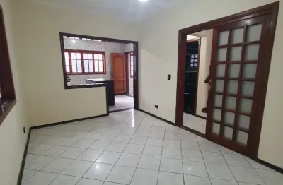 Sobrado / parque industrial / 04 dormitórios sendo 1 suíte / área gourmet / 183 m² de construção / 268 m² de terreno / são josé dos campos