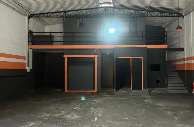 Barracão / Galpão / Depósito com 1 sala para alugar na Avenida Vereador Narciso Yague Guimarães, Centro Cívico, Mogi das Cruzes