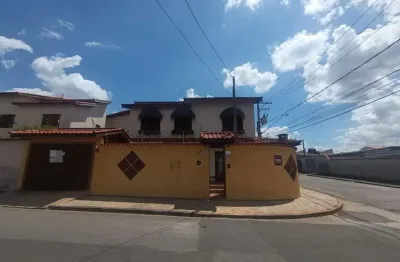 Sobrado para Venda em Mogi das Cruzes, Vila Jundiai, 2 dormitórios, 2 suítes, 3 banheiros, 2 vagas