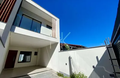 Lindo sobrado à venda com 3 dormitórios, sendo 1 suíte , 121 m²  no saguaçu - joinville/sc
