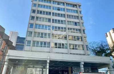 Sala comercial com 75m2 privativo, 6 ambientes, no centro de joinville