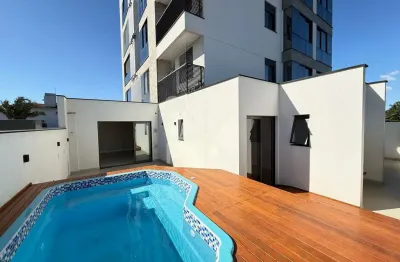 Apartamento Giardino a venda, 183 m², 3 suítes e 2 vagas de garagem, no Santo Antônio - Joinville