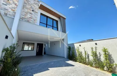 Sobrado Alto Padrão à venda com Piscina, 3 Suítes, 181 m², Bom Retiro/Jardim Sofia