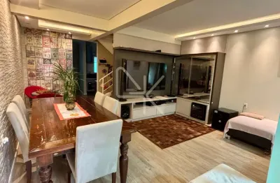 Sobrado Triplex à Venda com 4 Quartos e Área de Festas Incrível, 170 m² privativos no Bairro Floresta - Joinville
