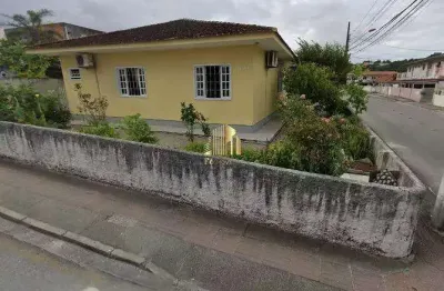 Terreno à venda, no bairro fazenda santo antônio, são josé-sc, com 3 quartos, sendo 1 suíte, com 1 vaga