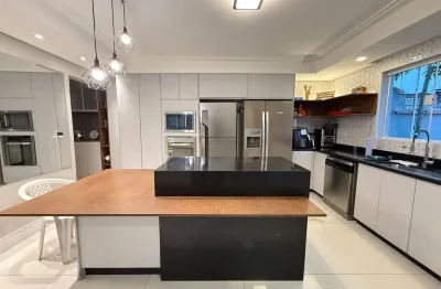 Casa à Venda no Parque Santo Antônio | 3 Dormitórios, Suíte, Área Gourmet e 2 Vagas