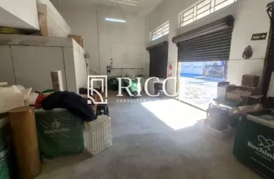 Loja comercial à venda ampla, 2 banheiros, 2 vagas de garagem e 150,00 m2