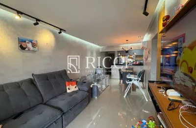 Apartamento à venda na vila valença, são vicente-sp: 2 quartos, 1 suíte, 1 sala, 2 banheiros, 3 vagas de garagem.