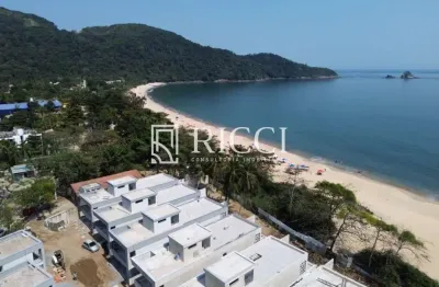 Casa de praia pé na areia em condomínio fechado no toque-toque pequeno, são sebastião-sp. 5 quartos, 5 suítes, 3 salas, 5 banheiros, 281m².