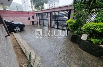 Sobrado totalmente isolado em santos, 4 dormitórios sendo 1 suíte