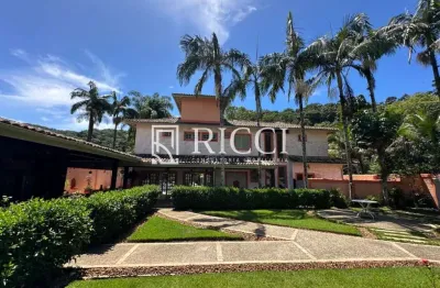 Casa resort com 4 suítes, piscina e área gourmet incrível em condominio fechado