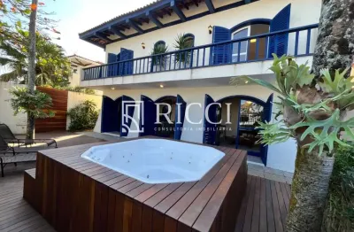 Lindo sobrado 6 dormitórios, 2 suítes frente mar na praia da enseada !!!