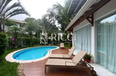 Casa de alto padrão com 5 suítes em condomínio fechado na praia da baleia !!!