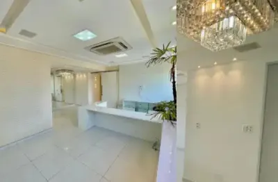 Apartamento 97m² Reformado no Espinheiro | 3 Quartos, 2 Vagas