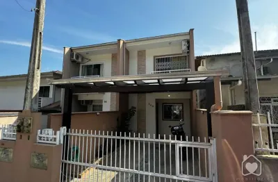 Casa com 2 quartos à venda na Rua Quinze de Novembro, 21751, Vila Nova, Joinville