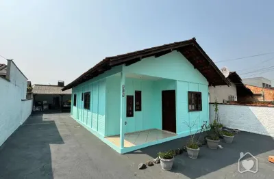Casa com 2 quartos à venda na Rua Maria Santa Correa, 855, Vila Nova, Joinville