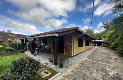 Casa com 4 quartos à venda na Rua Quinze de Novembro, 46731, Vila Nova, Joinville