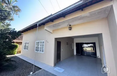 Casa com 3 quartos para alugar na Rua Quinze de Novembro, 20702, Vila Nova, Joinville