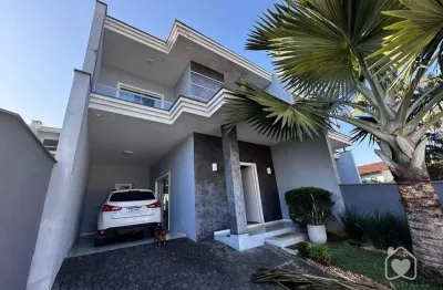 Casa com 3 quartos à venda na Rua Quinze de Novembro, 67882, Vila Nova, Joinville