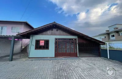 Casa com 2 quartos para alugar na Rua Sebastião Jonck, 430, Vila Nova, Joinville