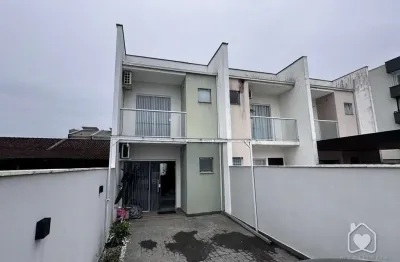 Casa com 2 quartos à venda na Rua Quinze de Novembro, 34311, Vila Nova, Joinville