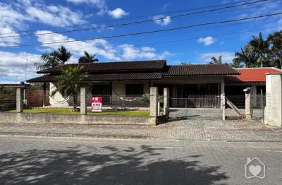 Casa com 3 quartos à venda na Rua Quinze de Novembro, 16596, Vila Nova, Joinville