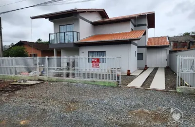 Casa com 4 quartos para alugar na Rua Humorista Ari Leite, 391, Vila Nova, Joinville