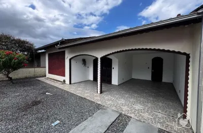 Casa com 3 quartos para alugar na Rua Paulo Schneider, 51675, Vila Nova, Joinville