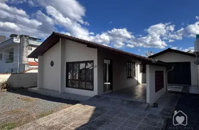 Casa com 3 quartos à venda na Rua Inambu, 37248, Costa e Silva, Joinville