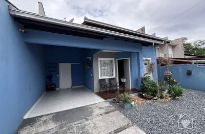 Casa com 3 quartos à venda na Rua Quinze de Novembro, 67595, Vila Nova, Joinville